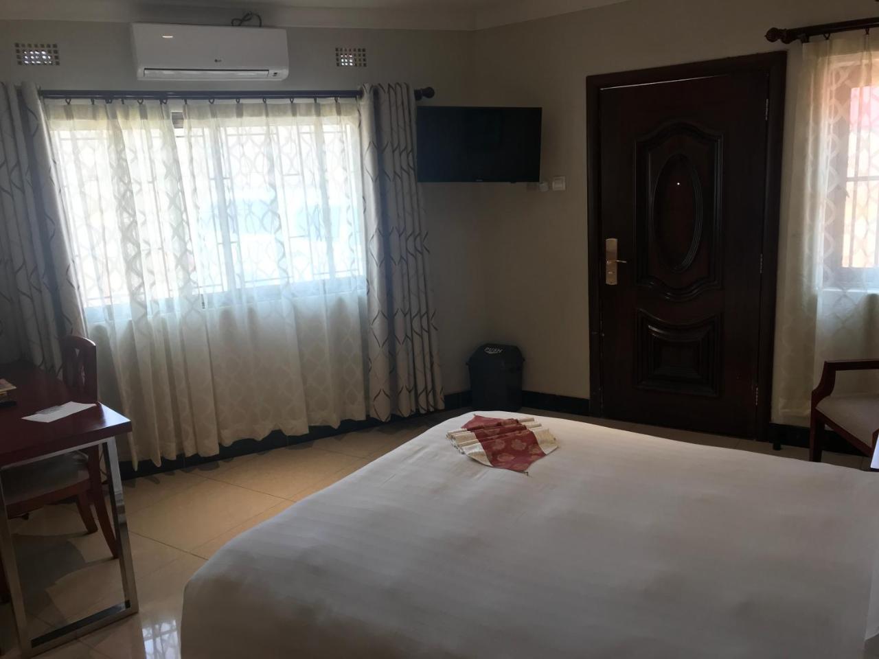 Mpika Northern Rock Hotel מראה חיצוני תמונה